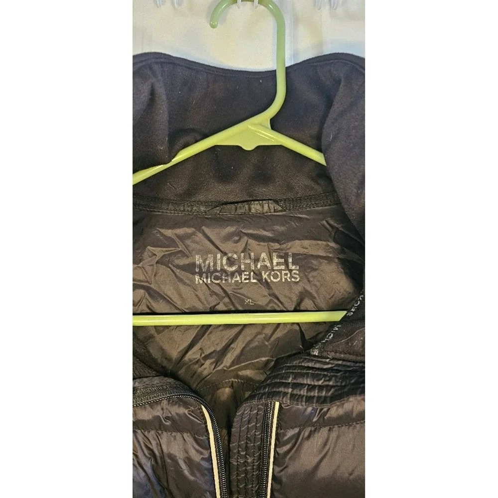 Michael Kors Women's Black Puffer Jacket XL with thumb holes
